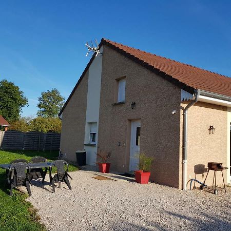 Gite Le Petit Pied-A-Terre La Chapelle-Saint-Sauveur  Exterior photo